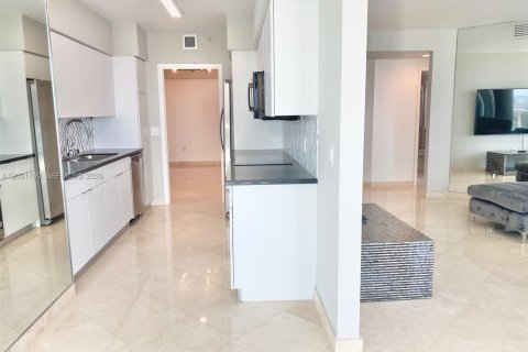 Condo in Sunny Isles Beach, Florida, 2 bedrooms  № 2168348 - photo 20