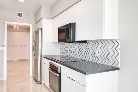 Condo in Sunny Isles Beach, Florida, 2 bedrooms  № 2168348 - photo 18
