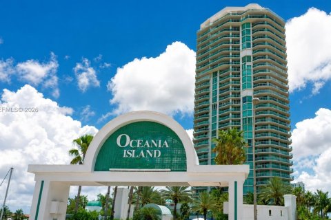 Condo in Sunny Isles Beach, Florida, 2 bedrooms  № 2168348 - photo 3