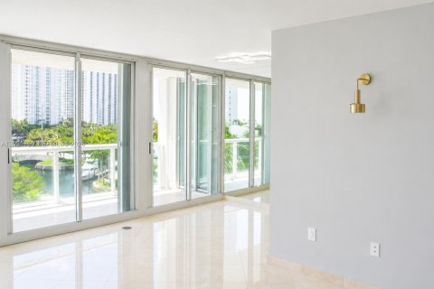 Condo in Sunny Isles Beach, Florida, 2 bedrooms  № 2168348 - photo 6