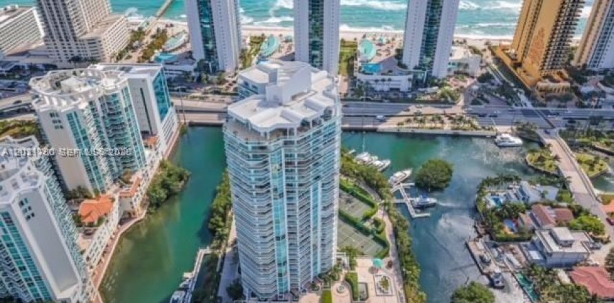 Condo in Sunny Isles Beach, Florida, 2 bedrooms  № 2168348