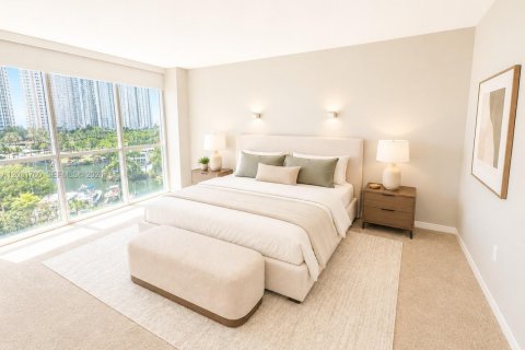 Condo in Sunny Isles Beach, Florida, 2 bedrooms  № 2168348 - photo 23