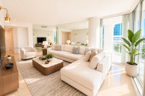 Condo in Sunny Isles Beach, Florida, 2 bedrooms  № 2168348 - photo 7