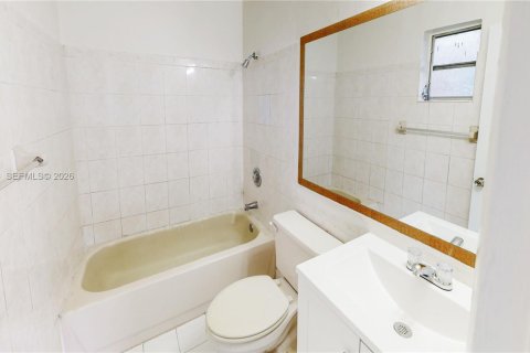 Купить виллу или дом в Хомстед, Флорида 4 спальни, 135.82м2, № 2043514 - фото 15