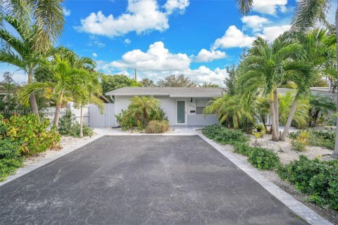 Casa en alquiler en Wilton Manors, Florida, 2 dormitorios, 169.73 m2 № 1930648 - foto 1