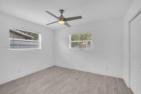 Casa en alquiler en Wilton Manors, Florida, 2 dormitorios, 169.73 m2 № 1930648 - foto 16