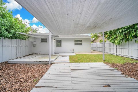 Casa en alquiler en Wilton Manors, Florida, 2 dormitorios, 169.73 m2 № 1930648 - foto 20