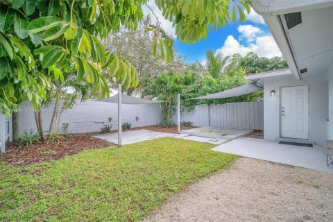 Casa en alquiler en Wilton Manors, Florida, 2 dormitorios, 169.73 m2 № 1930648 - foto 19