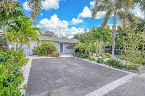 Casa en alquiler en Wilton Manors, Florida, 2 dormitorios, 169.73 m2 № 1930648 - foto 2
