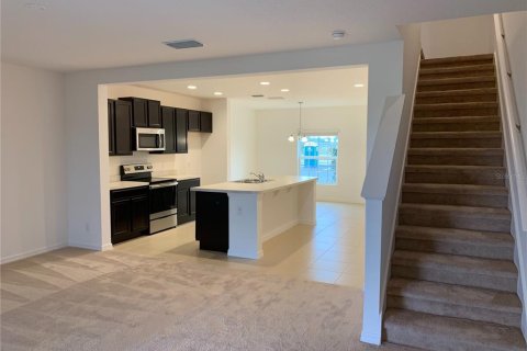 Townhouse in Davenport, Florida 3 bedrooms, 149.2 sq.m. № 1913488 - photo 1