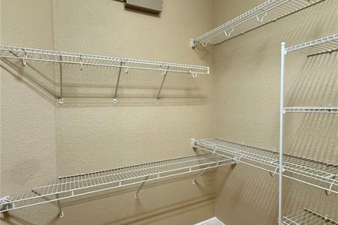 Touwnhouse à louer à Orlando, Floride: 4 chambres, 174.01 m2 № 1901677 - photo 28