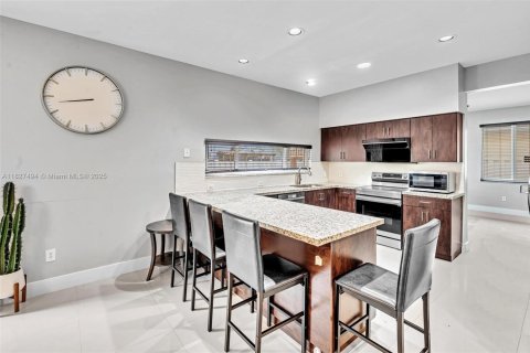 Villa ou maison à vendre à Cooper City, Floride: 4 chambres, 237.09 m2 № 1940849 - photo 13