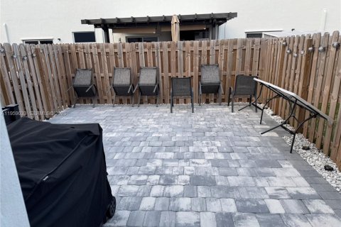 Adosado en alquiler en Homestead, Florida, 3 dormitorios, 123.37 m2 № 2027681 - foto 14