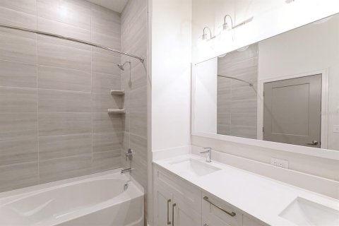 Townhouse in Sarasota, Florida 2 bedrooms, 138.7 sq.m. № 1634392 - photo 26