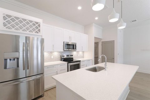 Townhouse in Sarasota, Florida 2 bedrooms, 138.7 sq.m. № 1634392 - photo 9