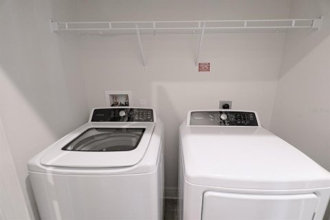 Townhouse in Sarasota, Florida 2 bedrooms, 138.7 sq.m. № 1634392 - photo 13