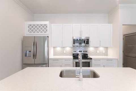 Townhouse in Sarasota, Florida 2 bedrooms, 138.7 sq.m. № 1634392 - photo 3
