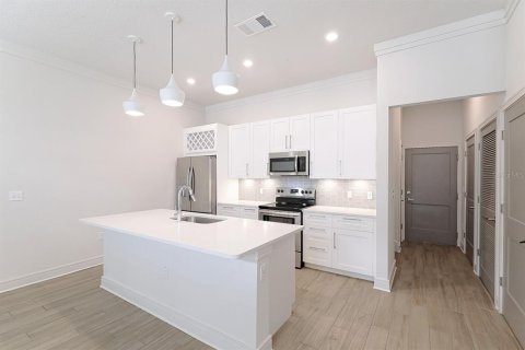 Townhouse in Sarasota, Florida 2 bedrooms, 138.7 sq.m. № 1634392 - photo 4
