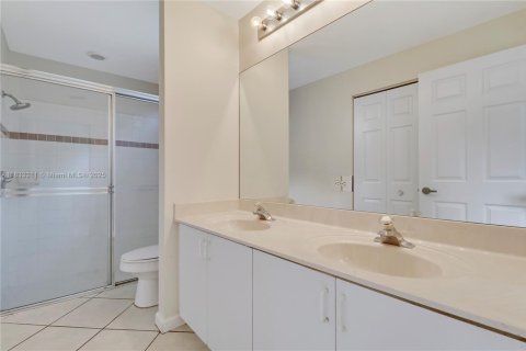 House in Stuart, Florida 3 bedrooms, 154.78 sq.m. № 1818156 - photo 15