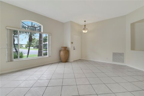 House in Stuart, Florida 3 bedrooms, 154.78 sq.m. № 1818156 - photo 4