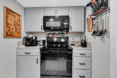 Casa en venta en Saint Petersburg, Florida, 2 dormitorios, 80.27 m2 № 2383823 - foto 11