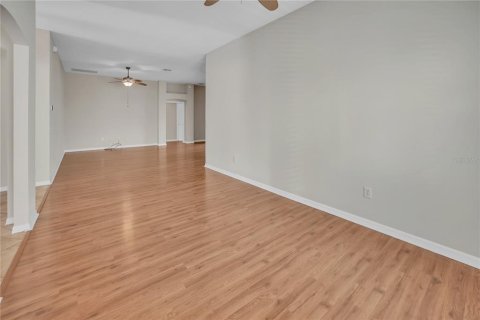 House in The Villages, Florida 3 bedrooms, 172.89 sq.m. № 1795064 - photo 16