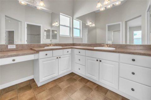 House in The Villages, Florida 3 bedrooms, 172.89 sq.m. № 1795064 - photo 24