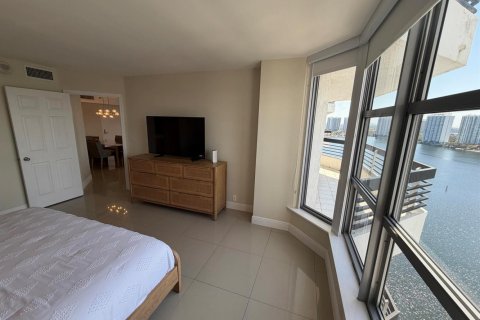 Снять в аренду кондоминиум в Авентура, Флорида 3 комнаты, 101.36м2, № 2146188 - фото 16