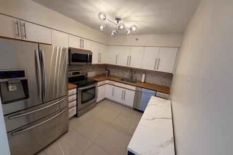 Снять в аренду кондоминиум в Авентура, Флорида 3 комнаты, 101.36м2, № 2146188 - фото 9