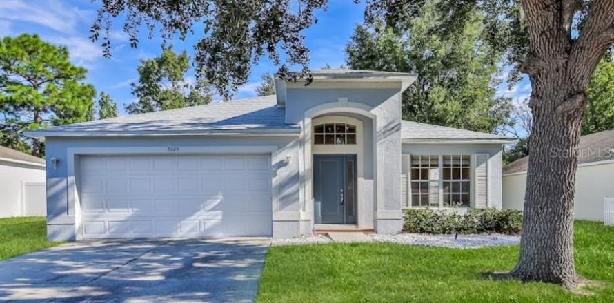 Villa ou maison à Spring Hill, Floride 4 chambres, 183.48 m2 № 2403487