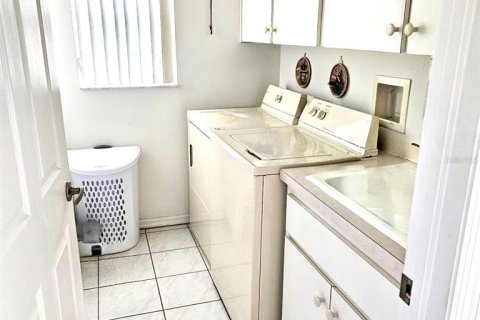 House in Lecanto, Florida 4 bedrooms, 193.24 sq.m. № 2205412 - photo 10