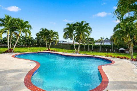 Casa en venta en Homestead, Florida, 3 dormitorios, 182.83 m2 № 1988537 - foto 30