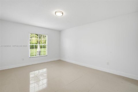 Casa en venta en Homestead, Florida, 3 dormitorios, 182.83 m2 № 1988537 - foto 19