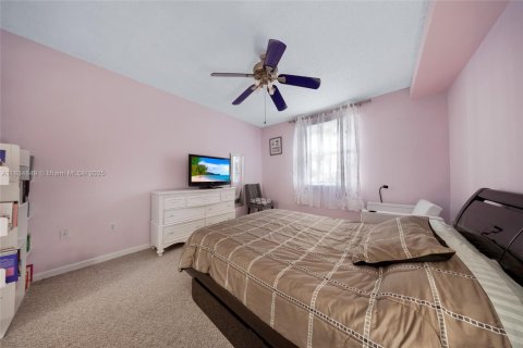 Condo in Sunny Isles Beach, Florida, 2 bedrooms  № 1817660 - photo 13