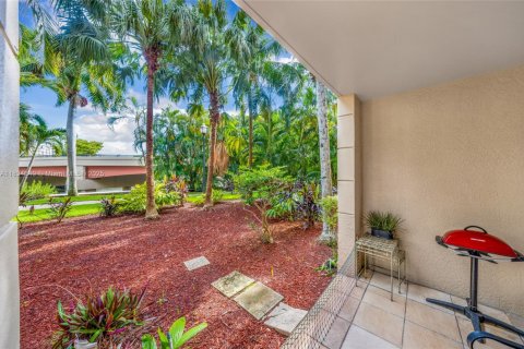 Condo in Sunny Isles Beach, Florida, 2 bedrooms  № 1817660 - photo 5