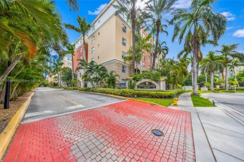 Condo in Sunny Isles Beach, Florida, 2 bedrooms  № 1817660 - photo 1