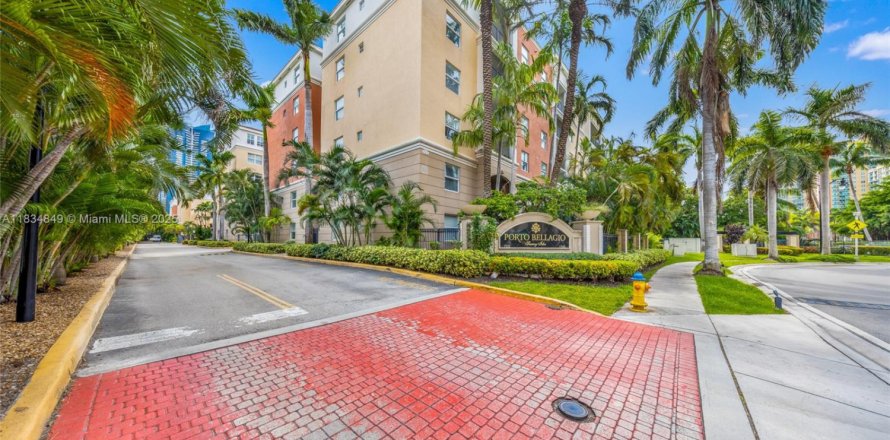 Condo in Sunny Isles Beach, Florida, 2 bedrooms  № 1817660