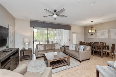 Townhouse in Kissimmee, Florida 4 bedrooms, 195.28 sq.m. № 2166031 - photo 10
