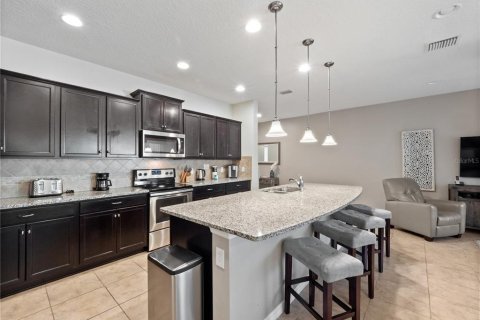 Townhouse in Kissimmee, Florida 4 bedrooms, 195.28 sq.m. № 2166031 - photo 5
