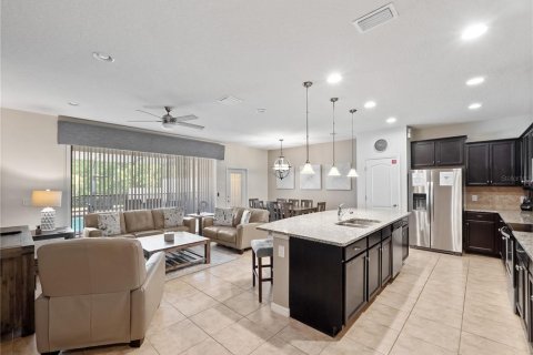 Townhouse in Kissimmee, Florida 4 bedrooms, 195.28 sq.m. № 2166031 - photo 4