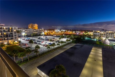 Condominio en alquiler en Cocoa Beach, Florida, 2 dormitorios, 148.64 m2 № 1629987 - foto 14