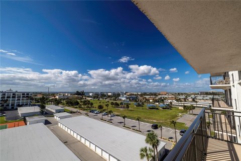 Condominio en alquiler en Cocoa Beach, Florida, 2 dormitorios, 148.64 m2 № 1629987 - foto 23