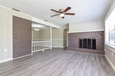 Villa ou maison à louer à Brandon, Floride: 4 chambres, 185.06 m2 № 1895209 - photo 2