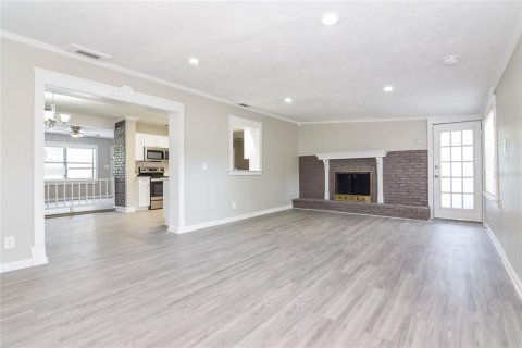Villa ou maison à louer à Brandon, Floride: 4 chambres, 185.06 m2 № 1895209 - photo 6