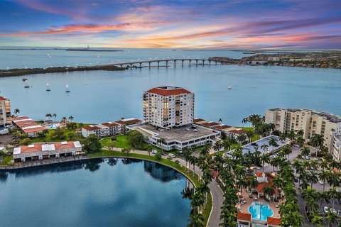 Copropriété à vendre à Saint Petersburg, Floride: 2 chambres, 105.91 m2 № 1659791 - photo 1