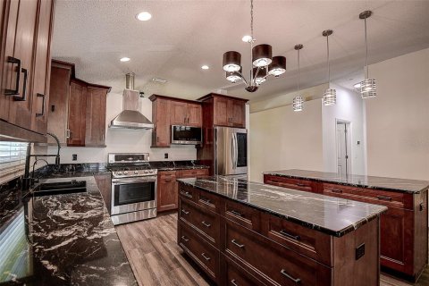 House in Brandon, Florida 3 bedrooms, 144.28 sq.m. № 2426870 - photo 9