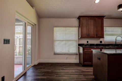 House in Brandon, Florida 3 bedrooms, 144.28 sq.m. № 2426870 - photo 11