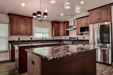 House in Brandon, Florida 3 bedrooms, 144.28 sq.m. № 2426870 - photo 8