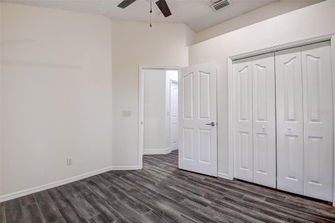House in Brandon, Florida 3 bedrooms, 144.28 sq.m. № 2426870 - photo 18