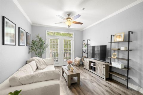 Condo in Tampa, Florida, 1 bedroom  № 1630510 - photo 1